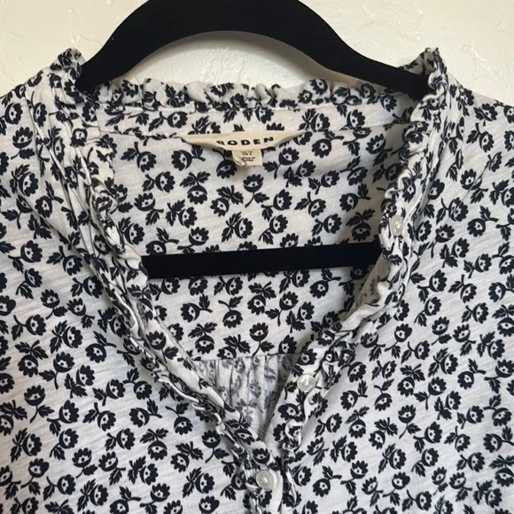 Boden Monochrome Floral Top - Picture 4 of 4